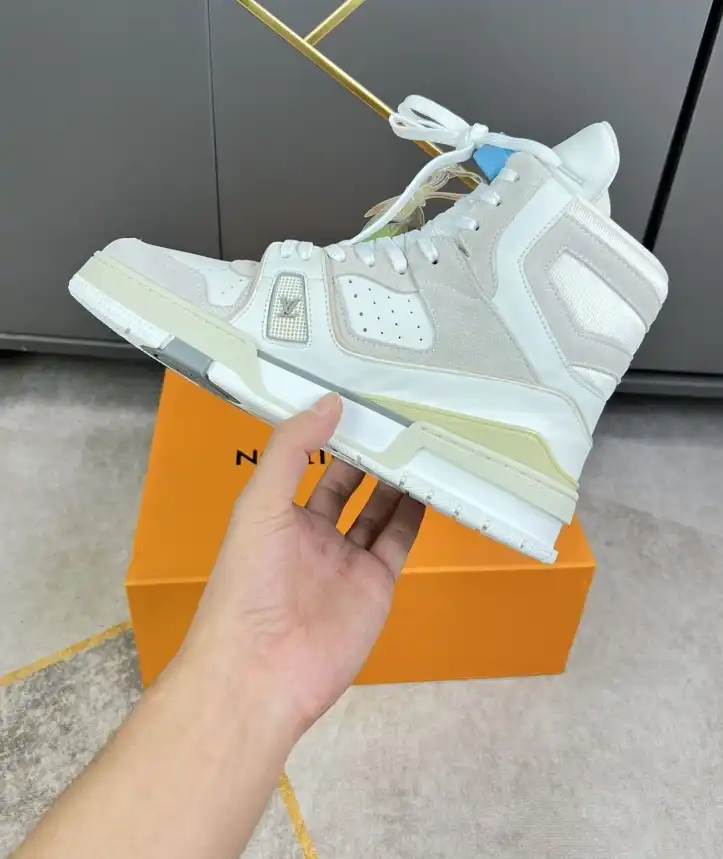 hype Louis Vuitton Sneakers