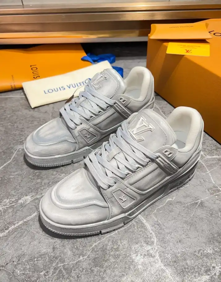 hype Louis Vuitton Sneakers