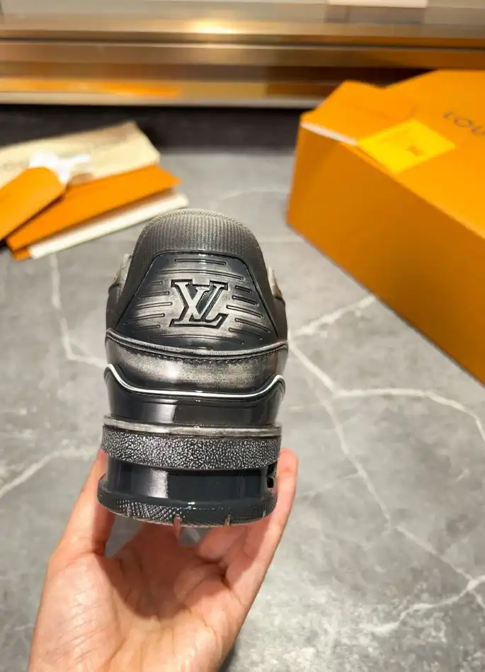 hype Louis Vuitton Sneakers