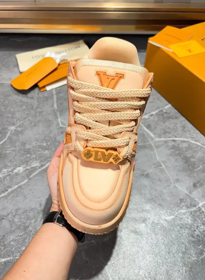 hype Louis Vuitton Sneakers