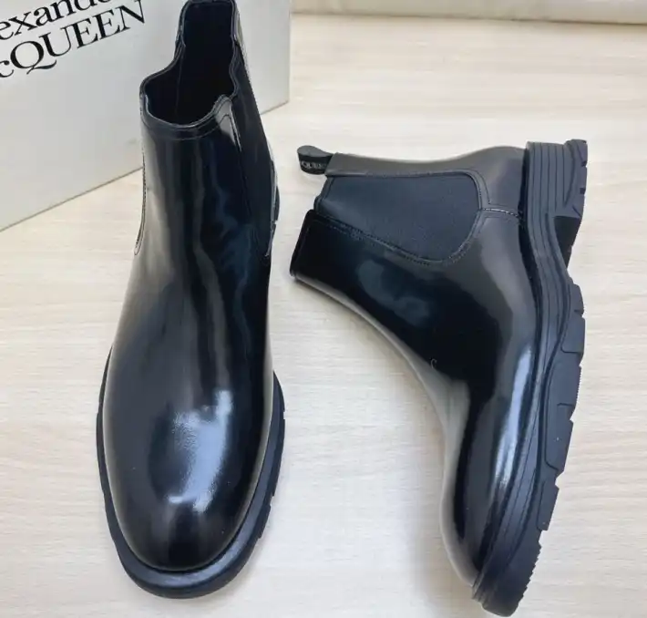 hype McQueen Boots