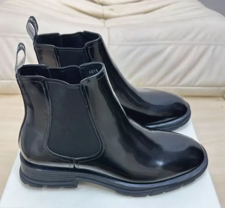 hype McQueen Boots