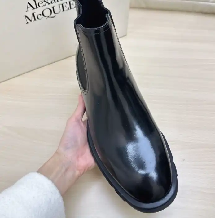 hype McQueen Boots