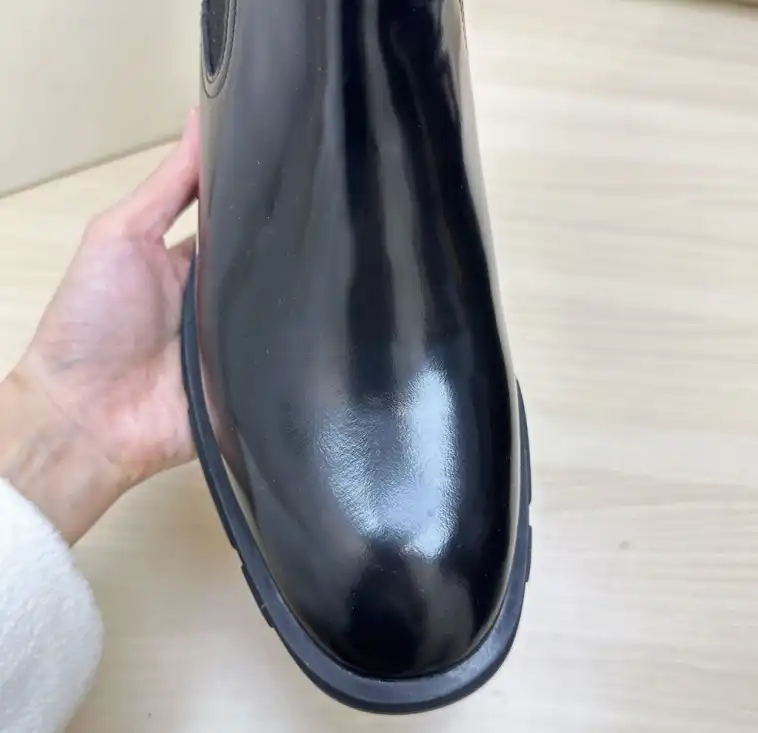 hype McQueen Boots