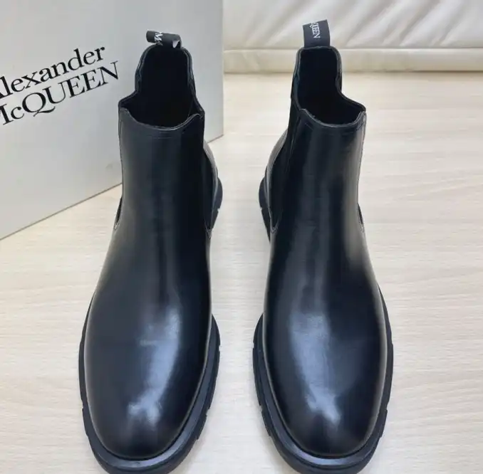 hype McQueen Boots