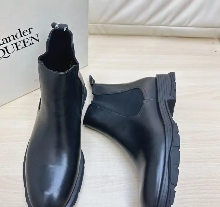 hype McQueen Boots