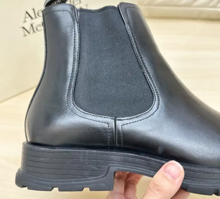 hype McQueen Boots