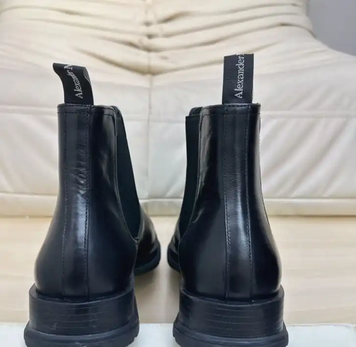 hype McQueen Boots