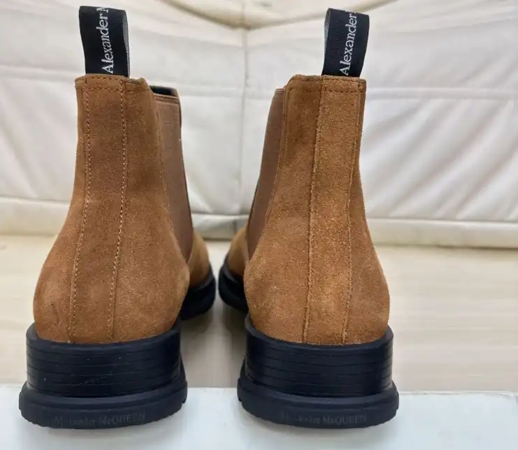 hype McQueen Boots