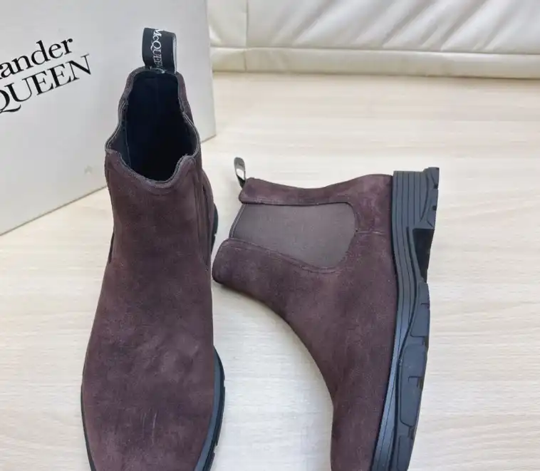 hype McQueen Boots