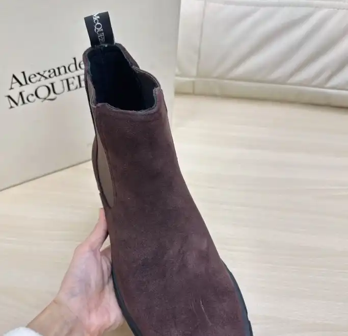 hype McQueen Boots