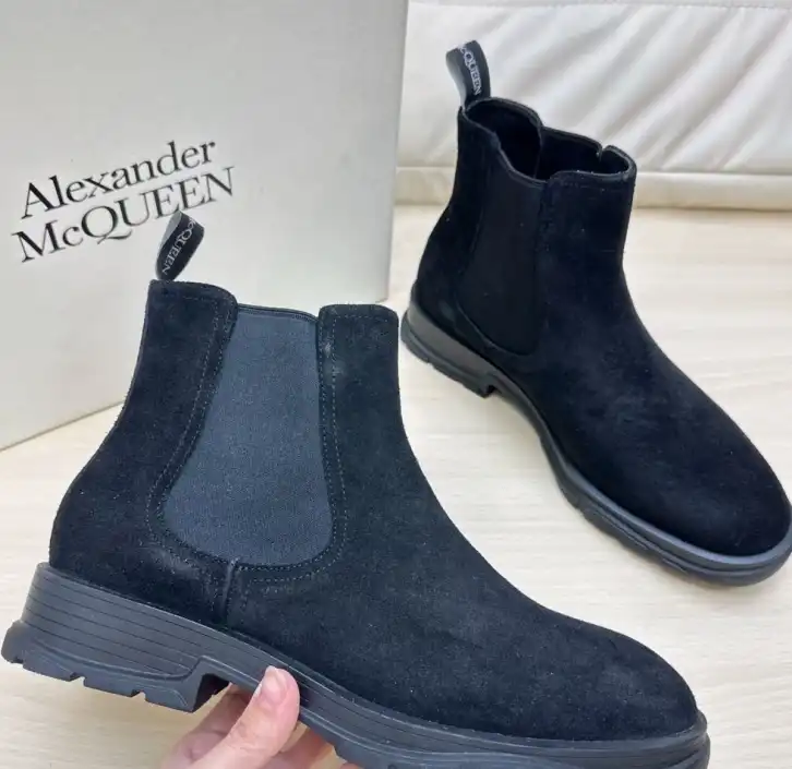 hype McQueen Boots