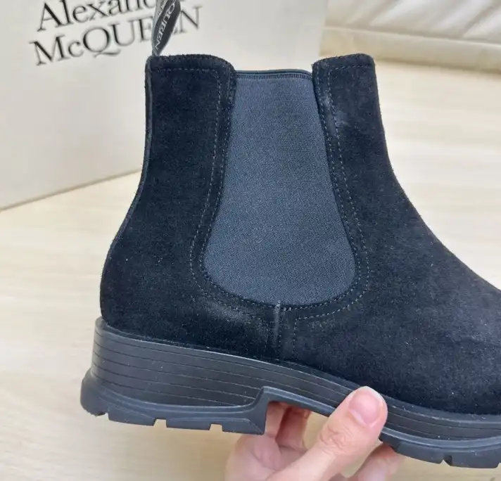 hype McQueen Boots