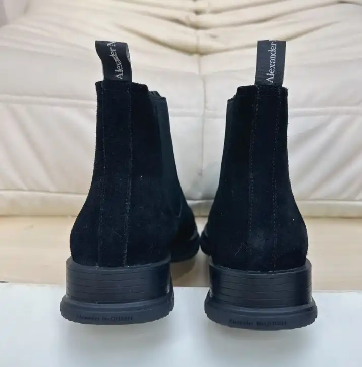 hype McQueen Boots