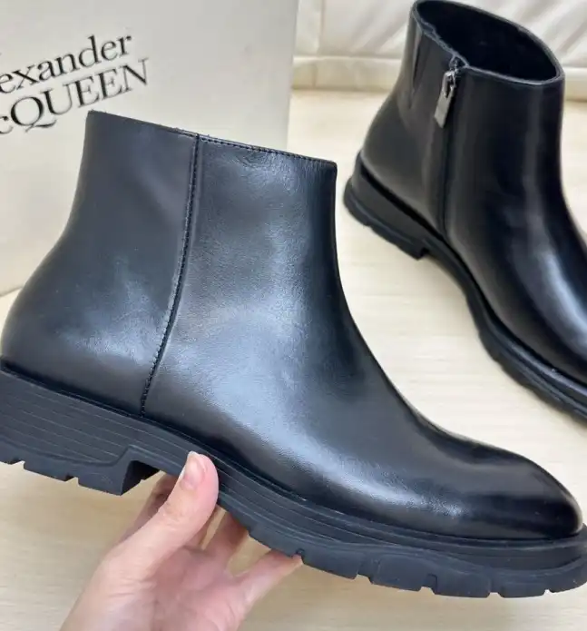 hype McQueen Boots