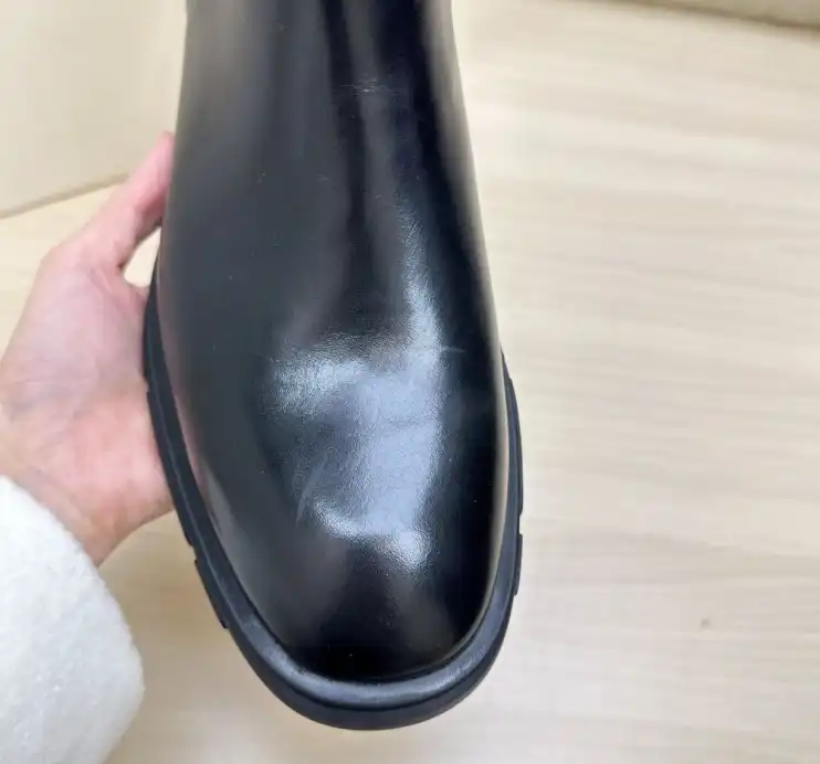 hype McQueen Boots