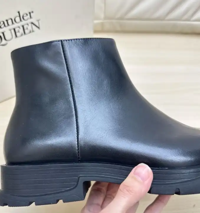 hype McQueen Boots