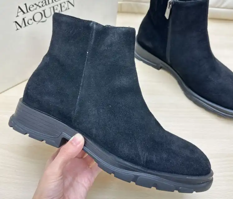 hype McQueen Boots