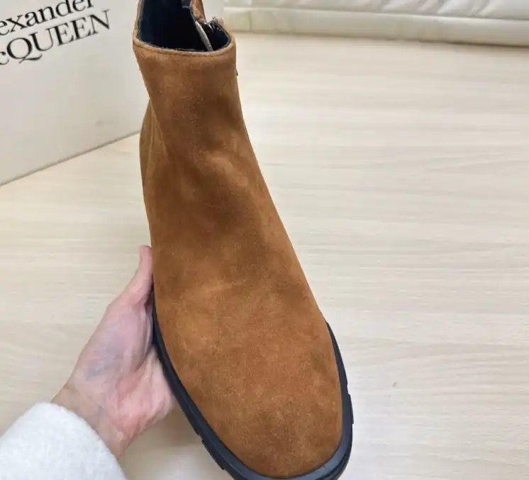 hype McQueen Boots