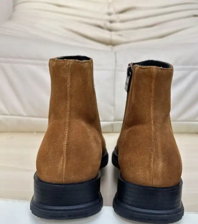 hype McQueen Boots