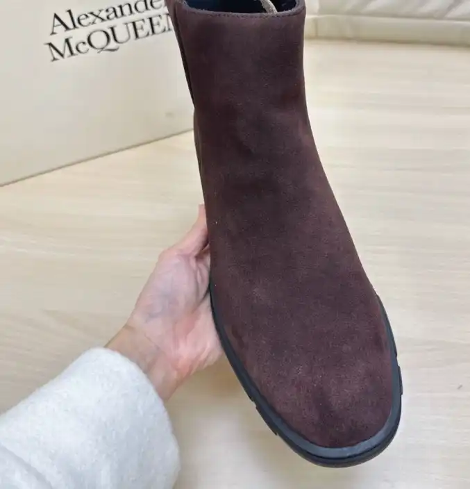 hype McQueen Boots