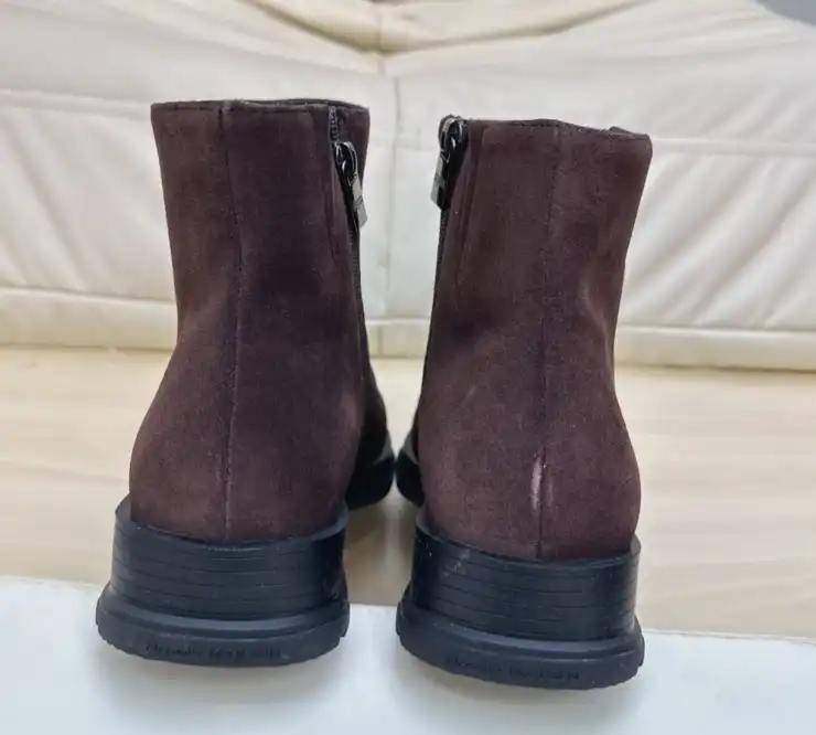 hype McQueen Boots