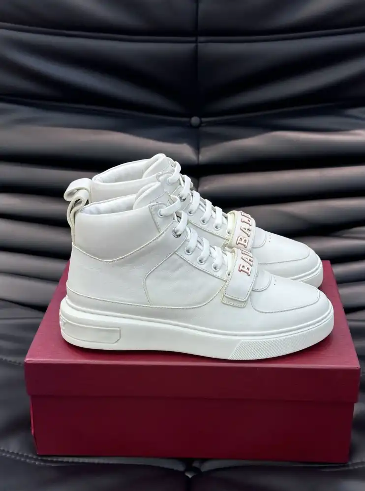 hype Burberry Sneakers