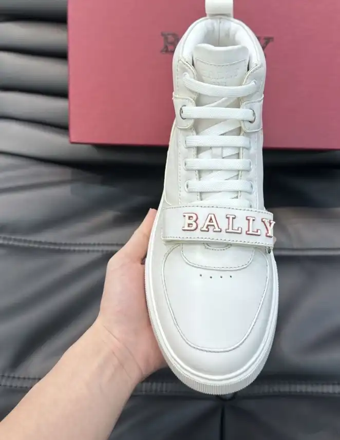 hype Burberry Sneakers