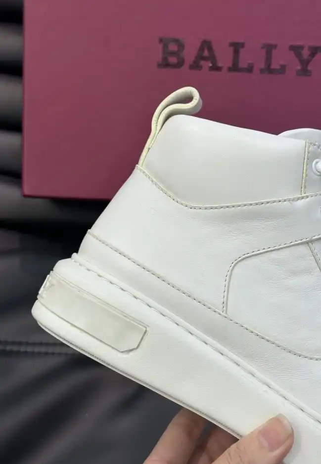 hype Burberry Sneakers