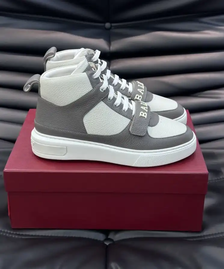 hype Burberry Sneakers