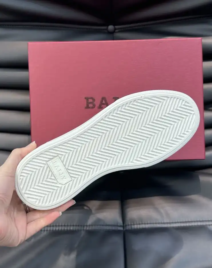 hype Burberry Sneakers