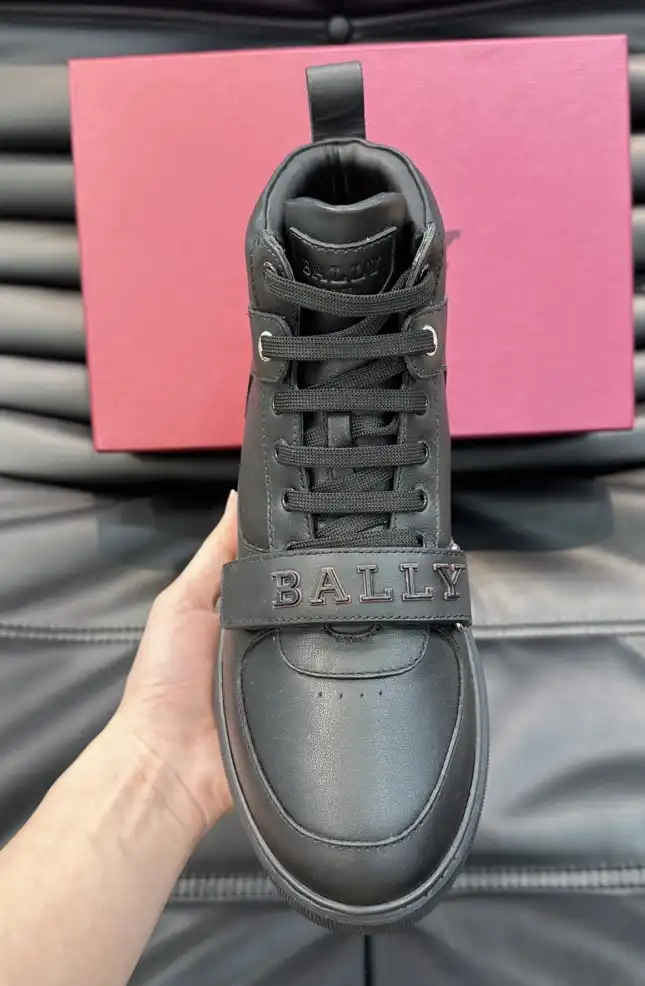 hype Burberry Sneakers