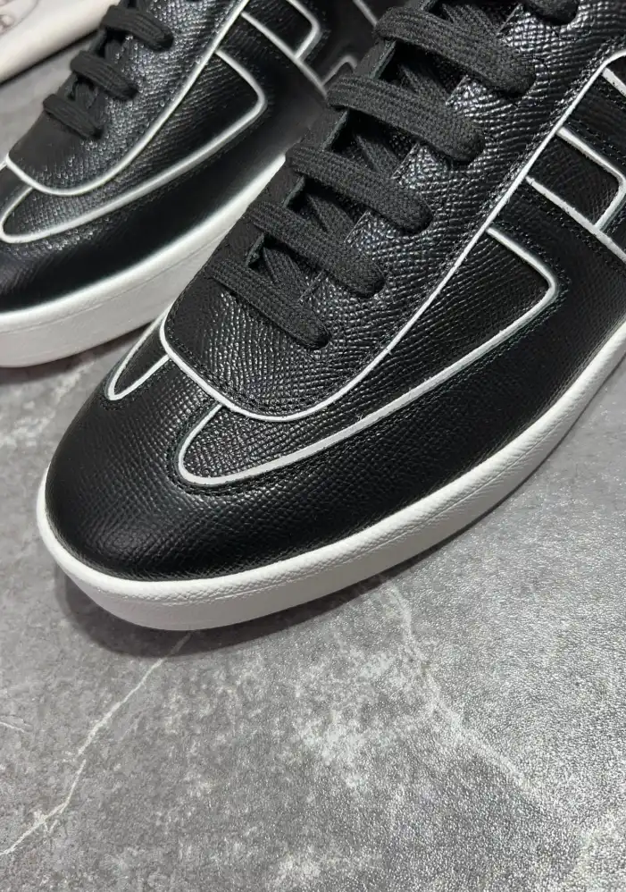 hype Hermes Sneakers