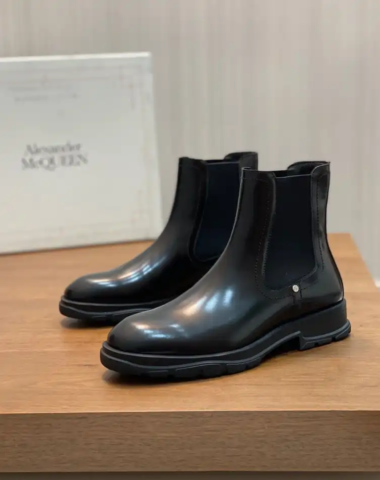 hype McQueen Boots