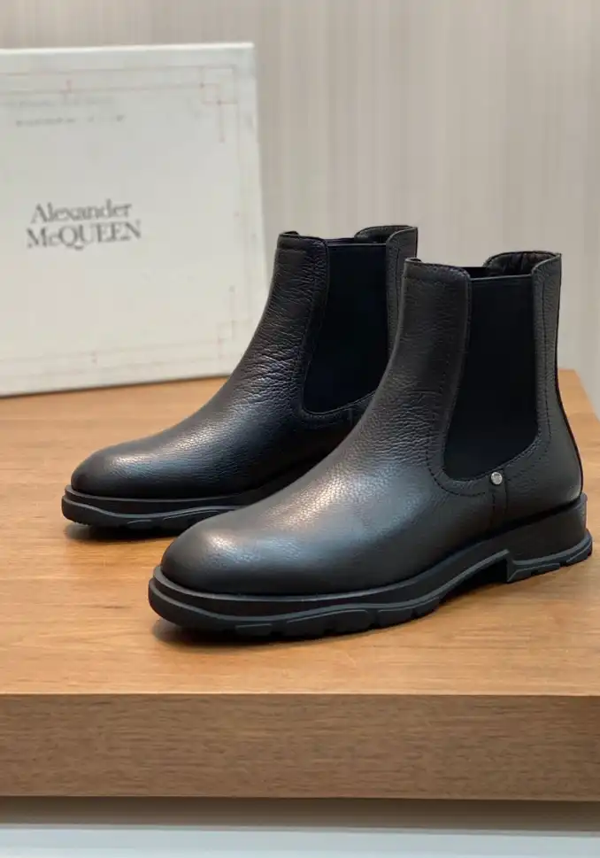 hype McQueen Boots