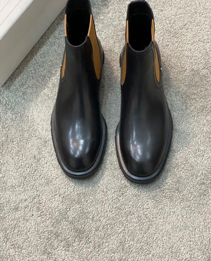 hype McQueen Boots