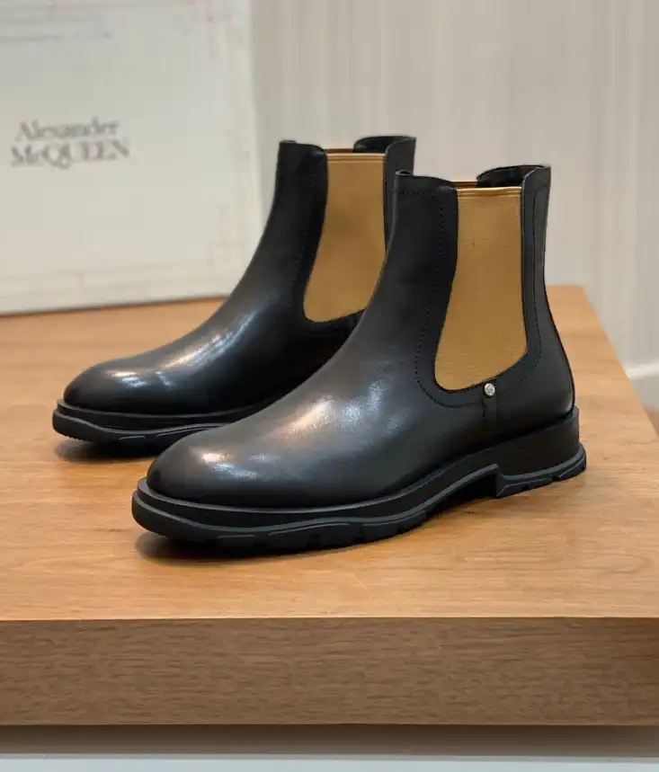 hype McQueen Boots