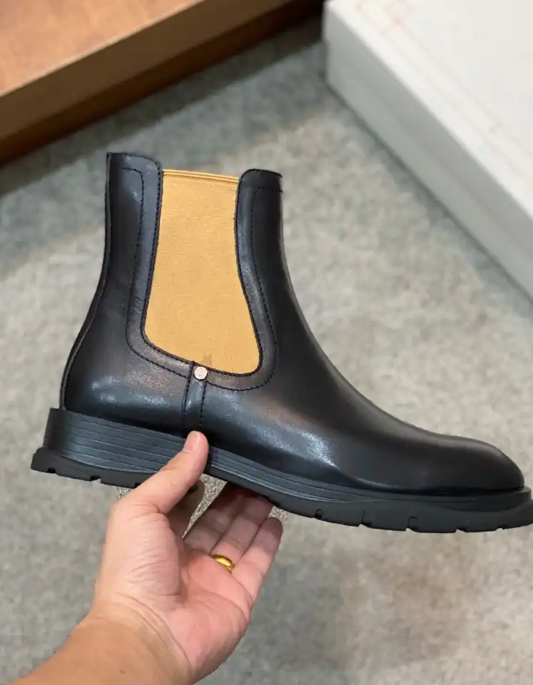 hype McQueen Boots