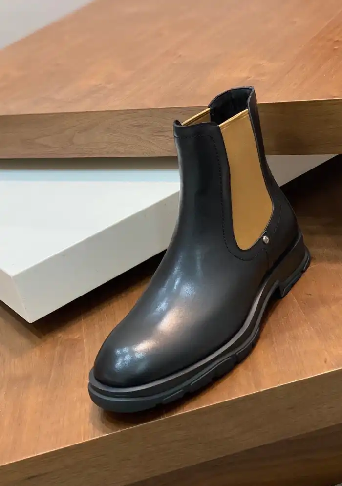 hype McQueen Boots