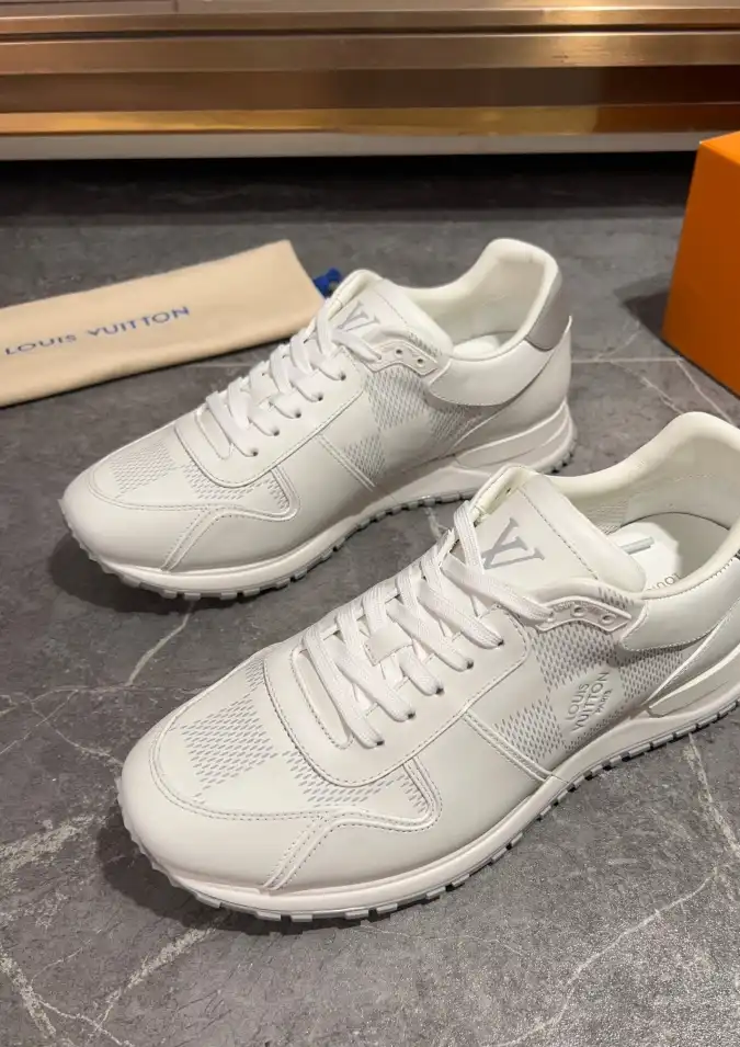 hype Louis Vuitton Sneakers