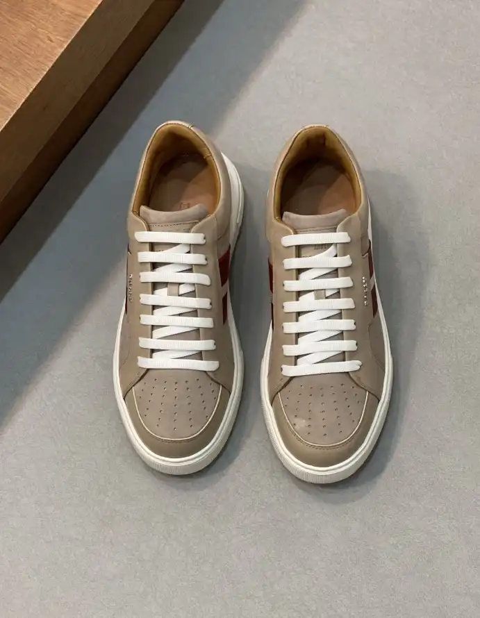 hype Burberry Sneakers