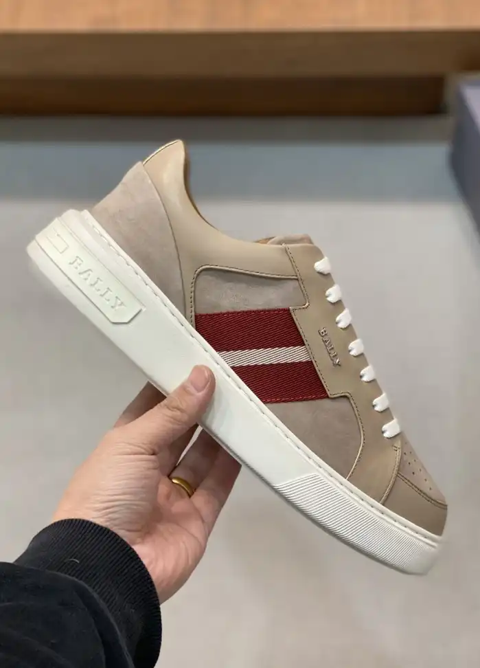 hype Burberry Sneakers