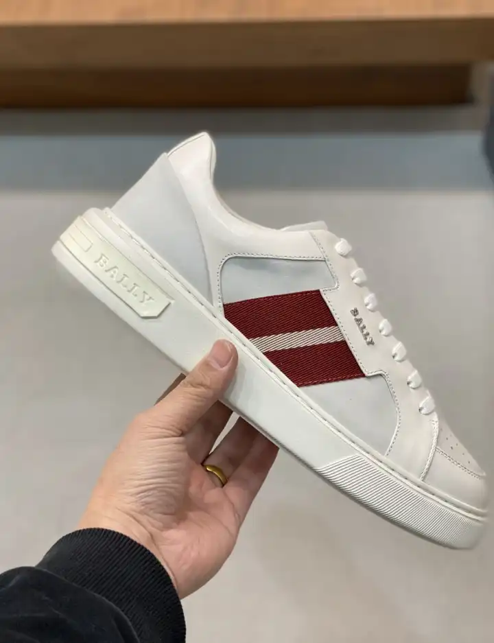 hype Burberry Sneakers