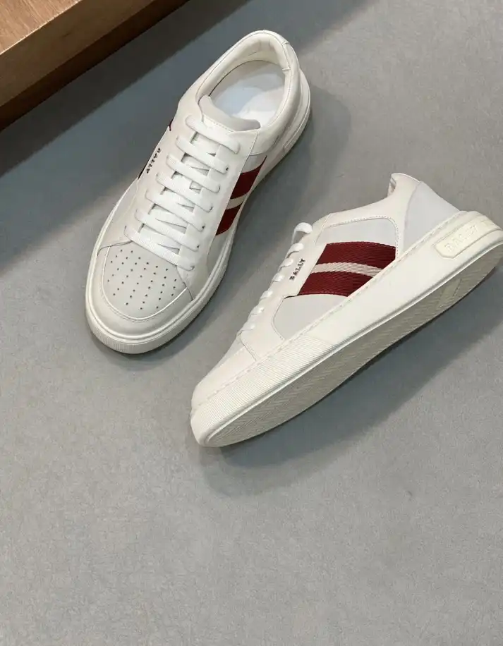 hype Burberry Sneakers