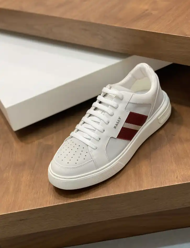 hype Burberry Sneakers