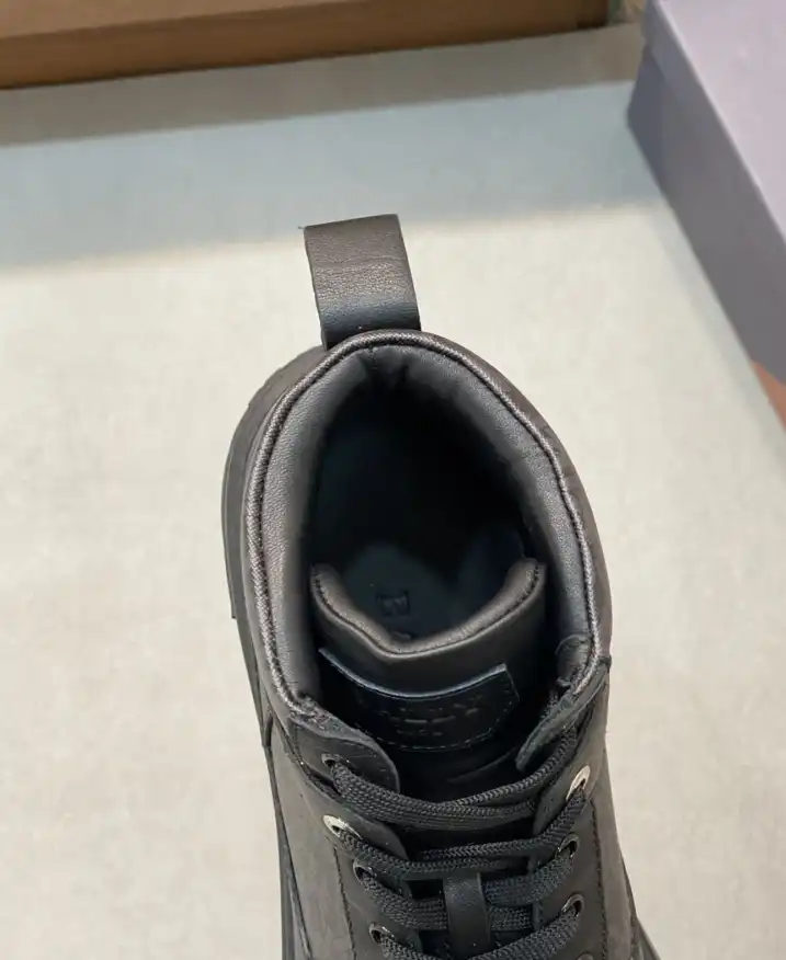 hype Burberry Sneakers