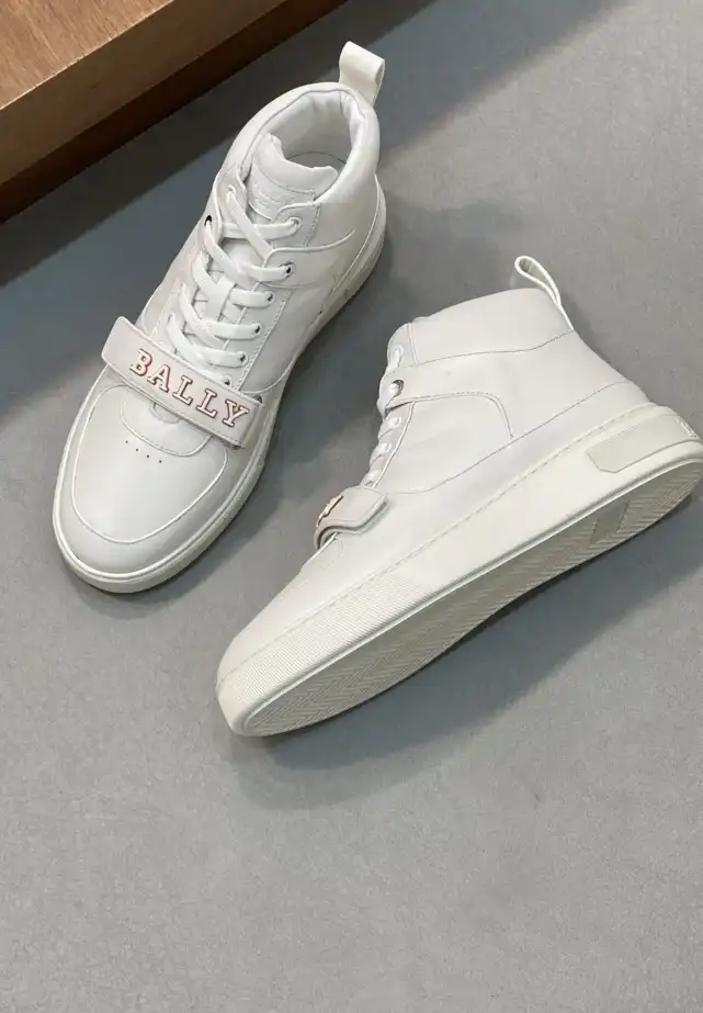 hype Burberry Sneakers