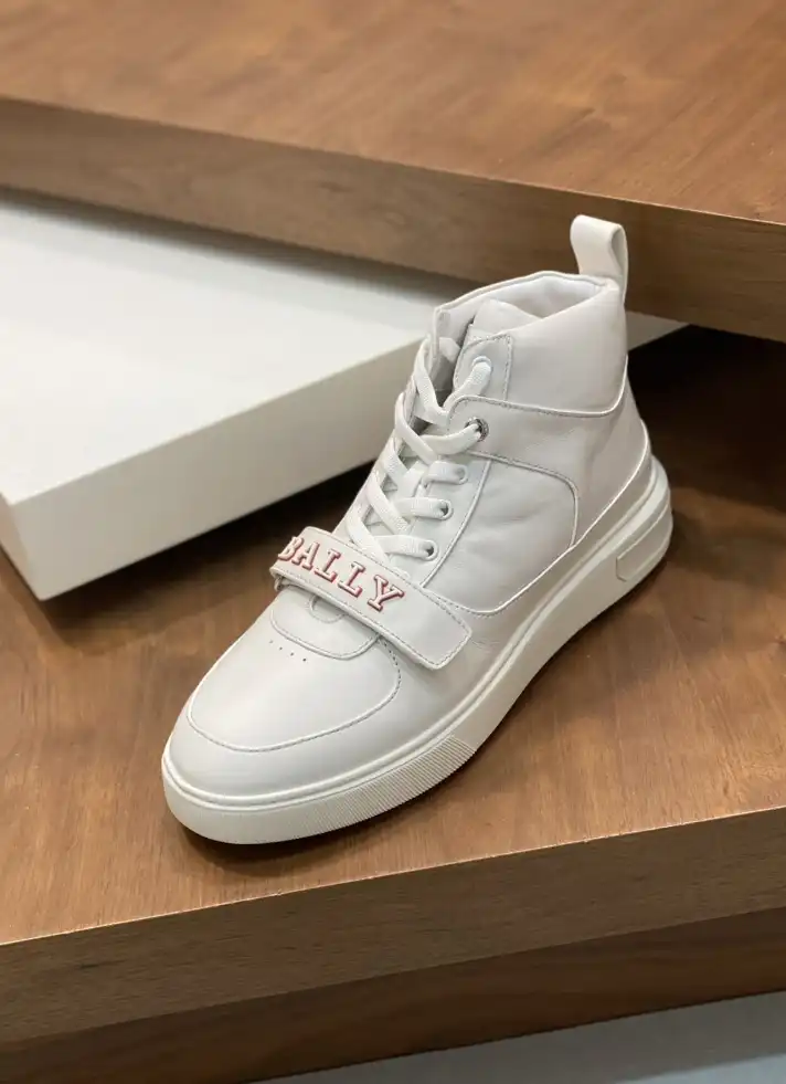 hype Burberry Sneakers