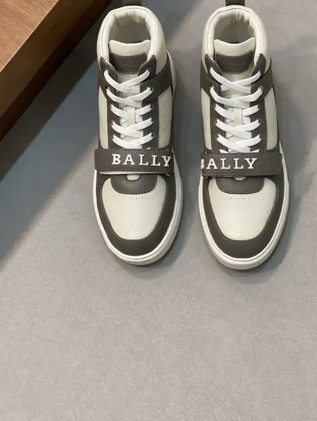 hype Burberry Sneakers