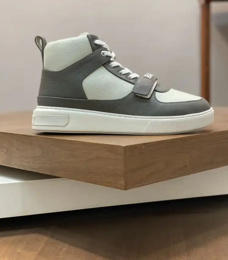 hype Burberry Sneakers